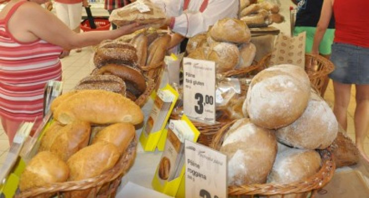 Retailerii au ieftinit pâinea, după reducerea TVA la 9%